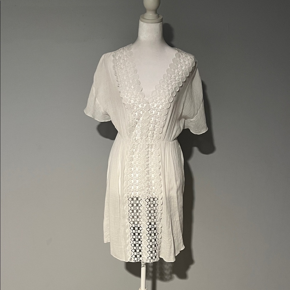 Romwe White Lace Tunic Top